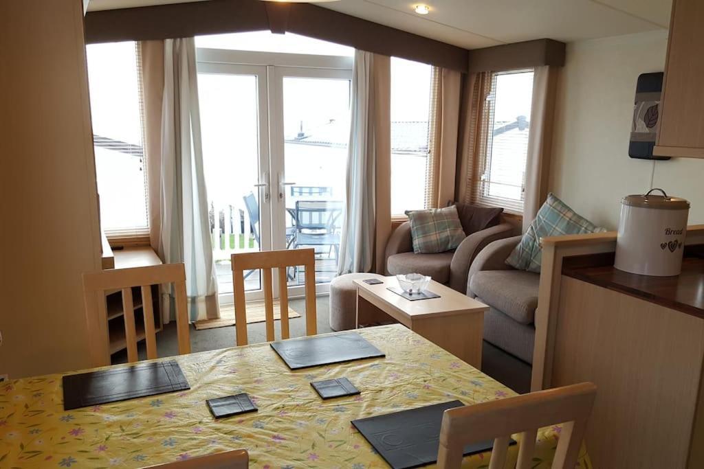 Cozy And Relaxing With Stunning Sea Views Lejlighed Lytchett Minster Eksteriør billede