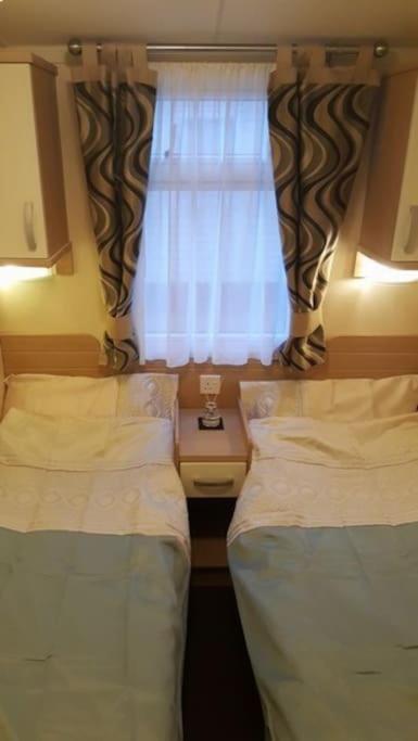 Cozy And Relaxing With Stunning Sea Views Lejlighed Lytchett Minster Eksteriør billede